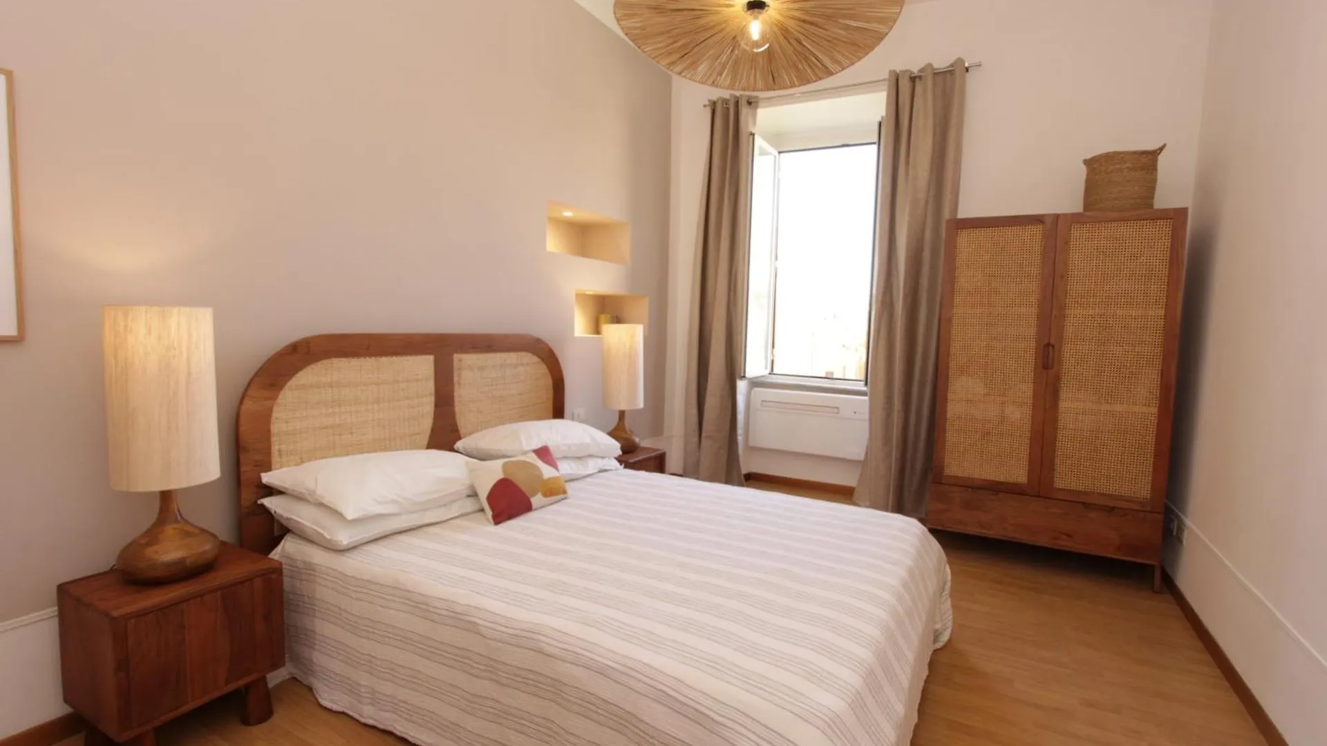 Crescenzio Flats Apartment Rome Italy