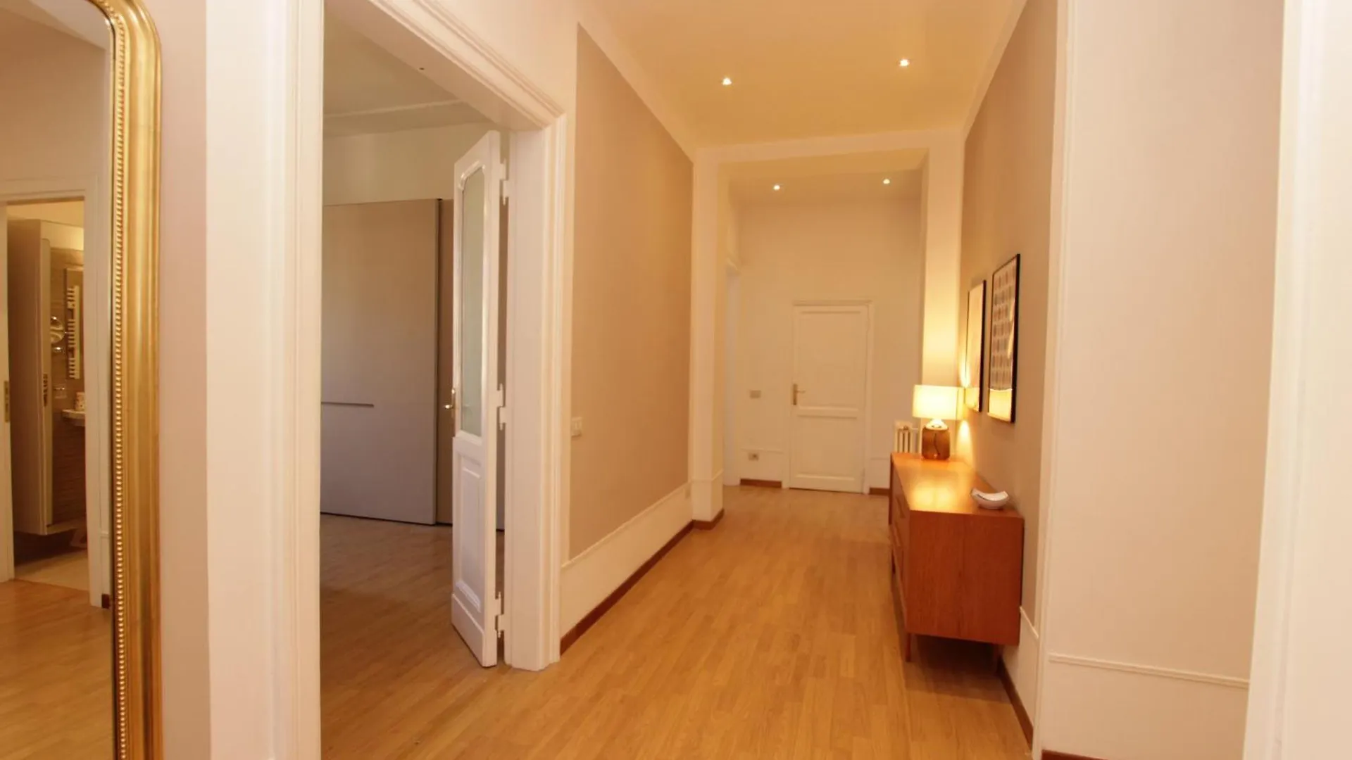 Crescenzio Flats Apartment Rome Italy