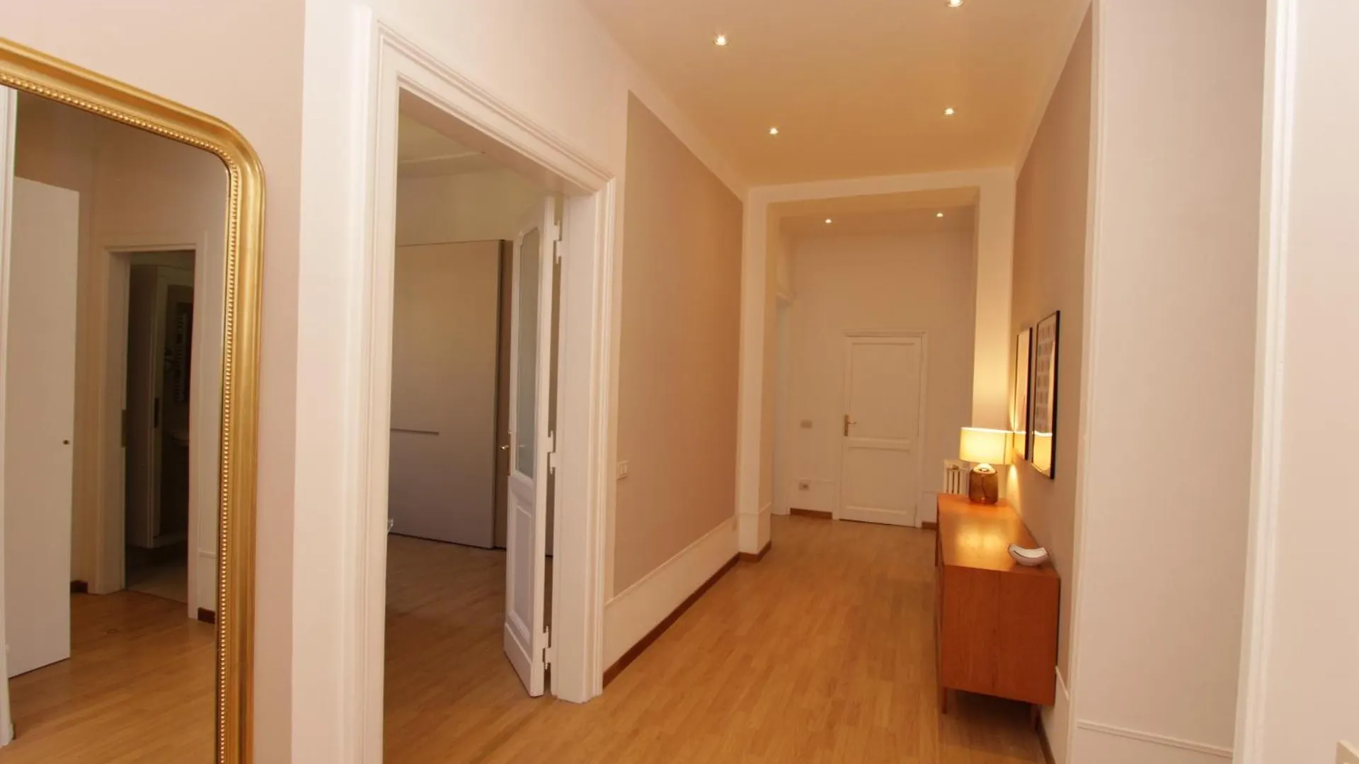 Crescenzio Flats Apartment Rome Italy